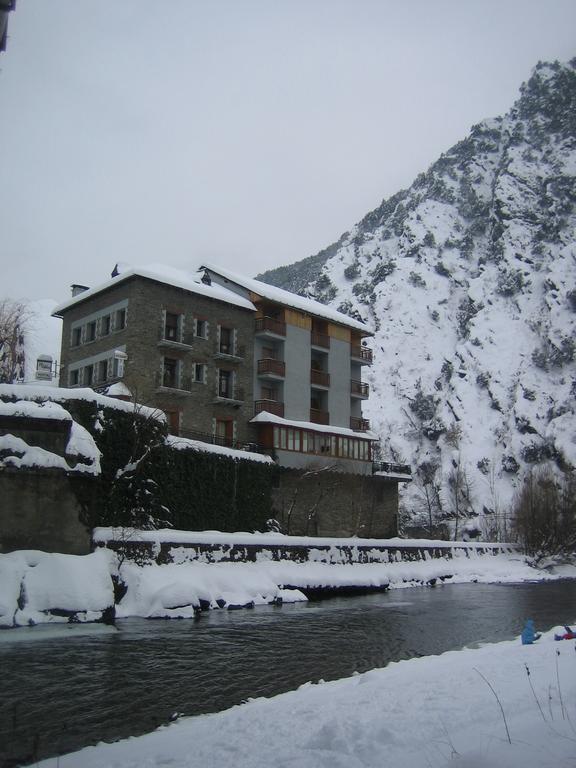 Hostal Noguera Hotel Llavorsi Exterior photo